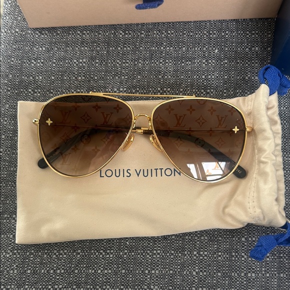 Louis Vuitton Gold Frame Aviator Sunglasses - Picture 1 of 9